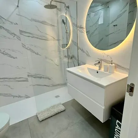 Royal Diamantes I With Ac * Los Cristianos (Tenerife)